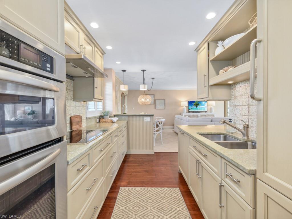 300 Park Shore DR 5A