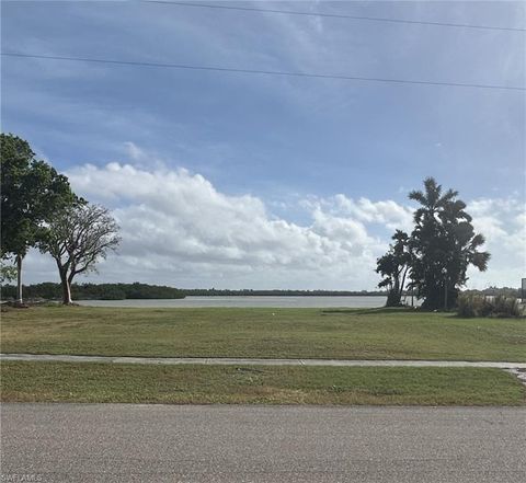 945 Caxambas DR MARCO ISLAND FL 34145