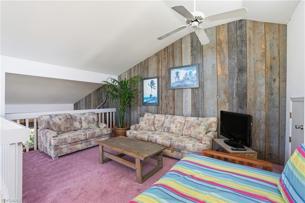 FLAMINGO LAKES - Residential