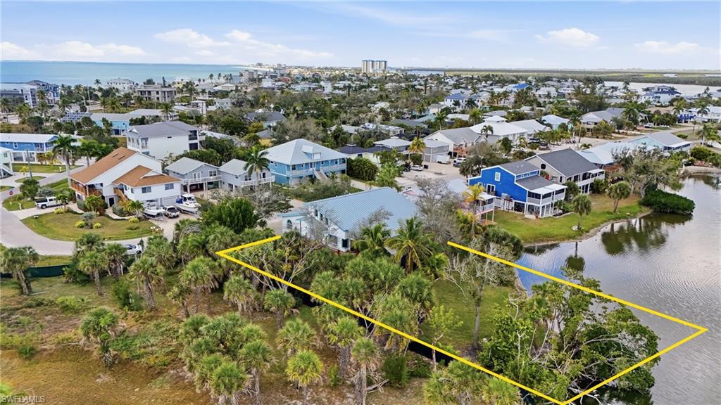 FLAMINGO LAKES - Residential