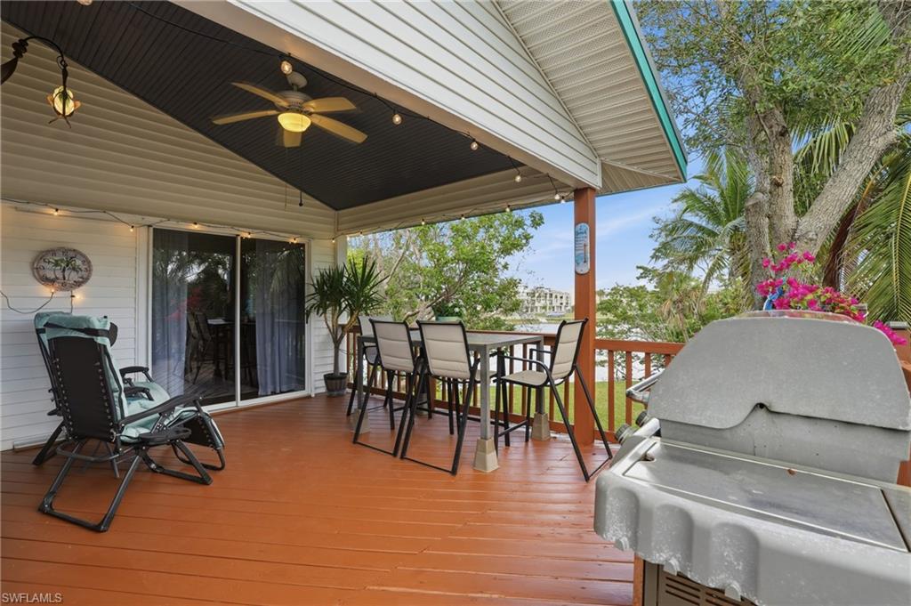 FLAMINGO LAKES - Residential