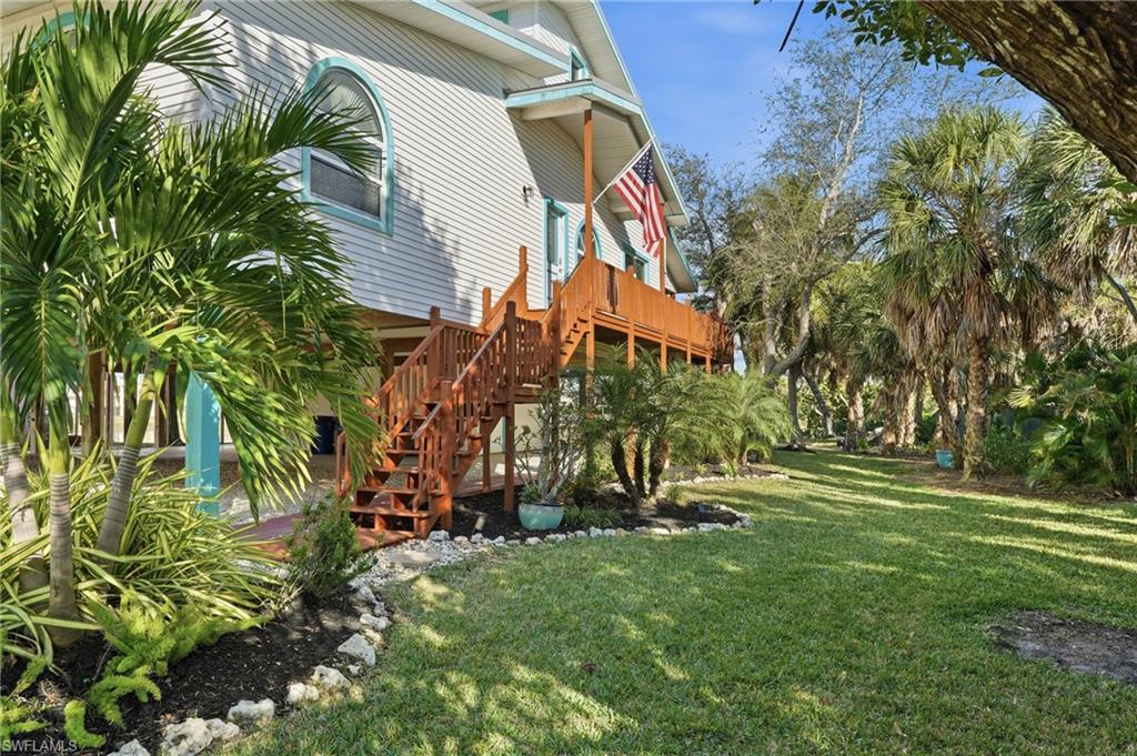 FLAMINGO LAKES - Residential