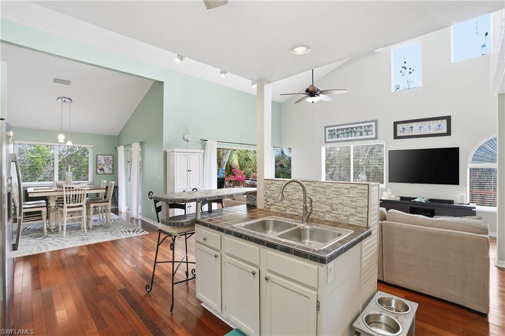 FLAMINGO LAKES - Residential