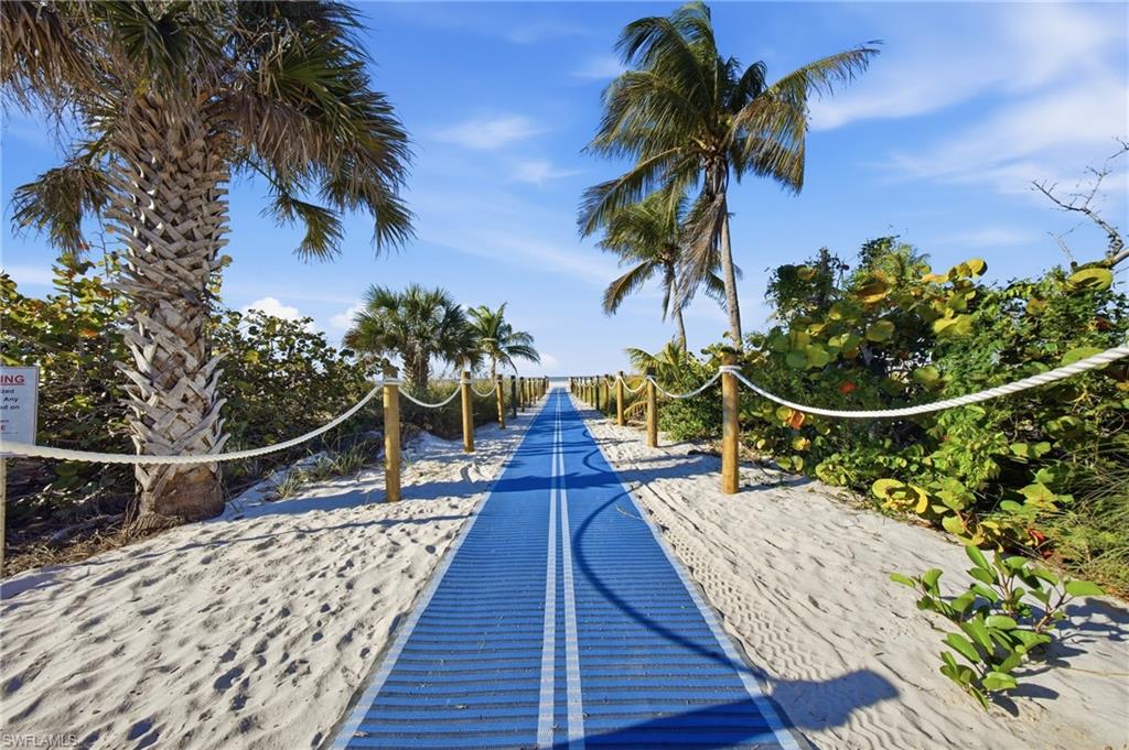 FLAMINGO LAKES - Residential