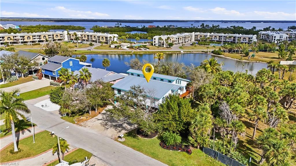 FLAMINGO LAKES - Residential