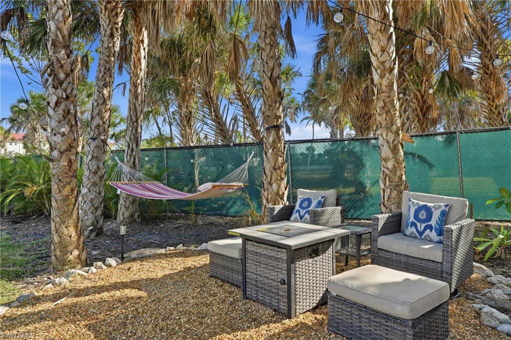 FLAMINGO LAKES - Residential