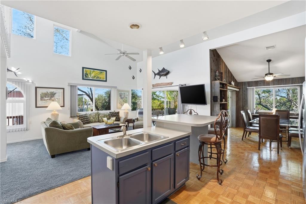 FLAMINGO LAKES - Residential