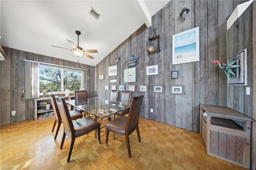 FLAMINGO LAKES - Residential