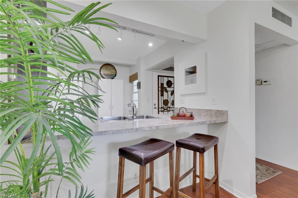 1084 Forest Lakes DR 7304