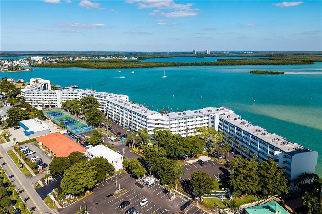 RIVERSIDE CLUB - Residential