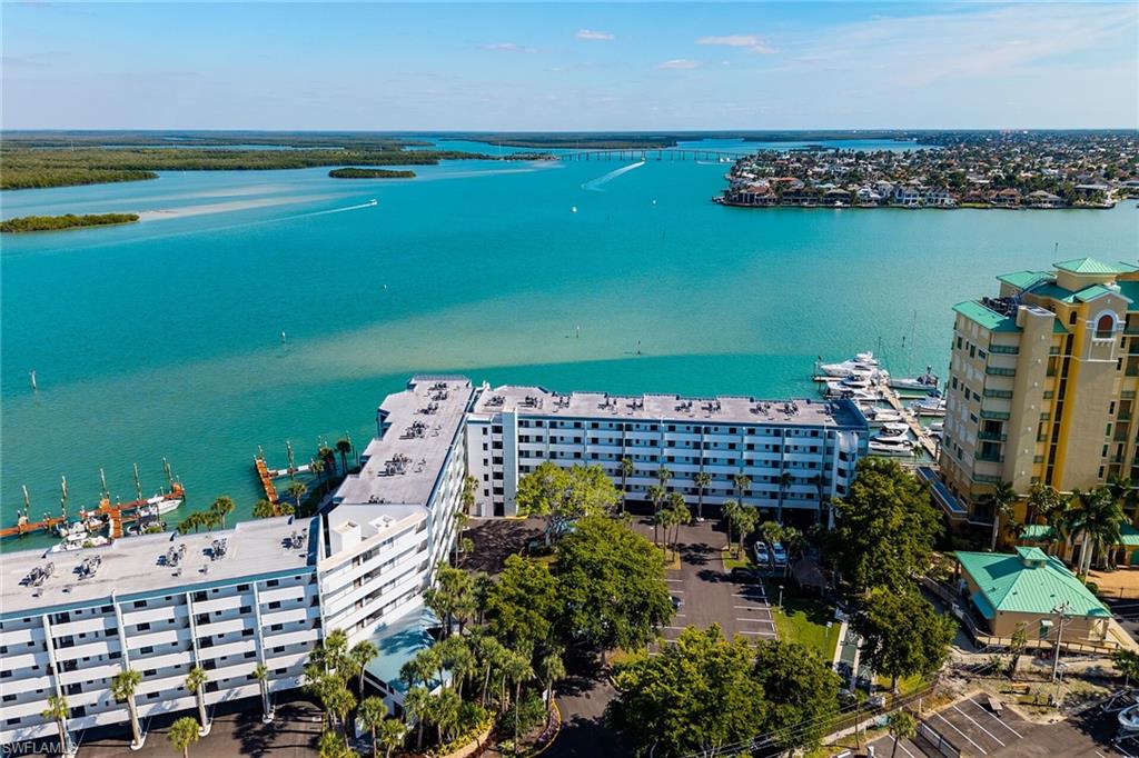 RIVERSIDE CLUB - Residential