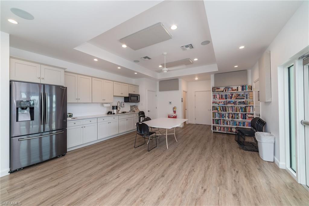 RIVERSIDE CLUB - Residential