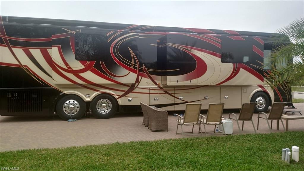 GOLDEN PALMS LUXURY MOTORCOACH RESORT - Land