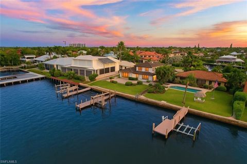 1535 Dolphin LN NAPLES FL 34102