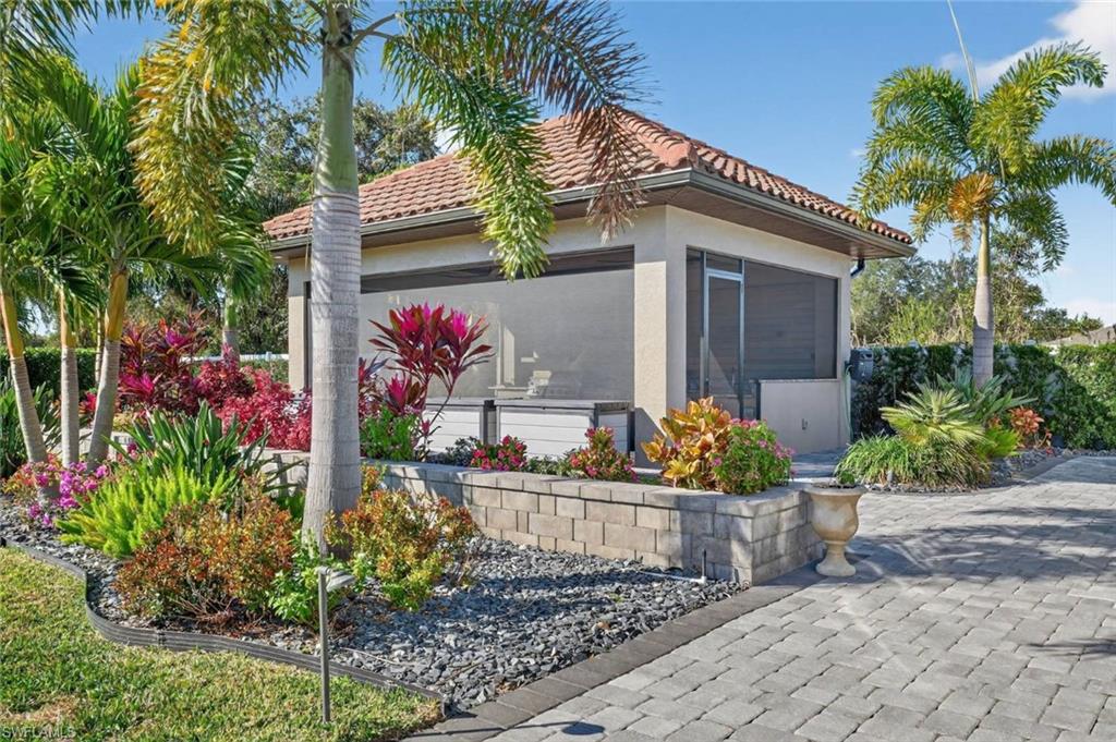 GOLDEN PALMS LUXURY MOTORCOACH RESORT - Land