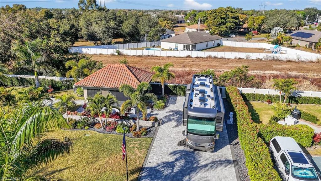 GOLDEN PALMS LUXURY MOTORCOACH RESORT - Land