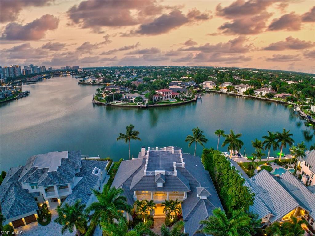 MOORINGS - Residential