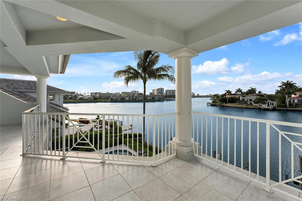 MOORINGS - Residential