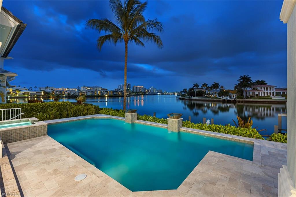 MOORINGS - Residential