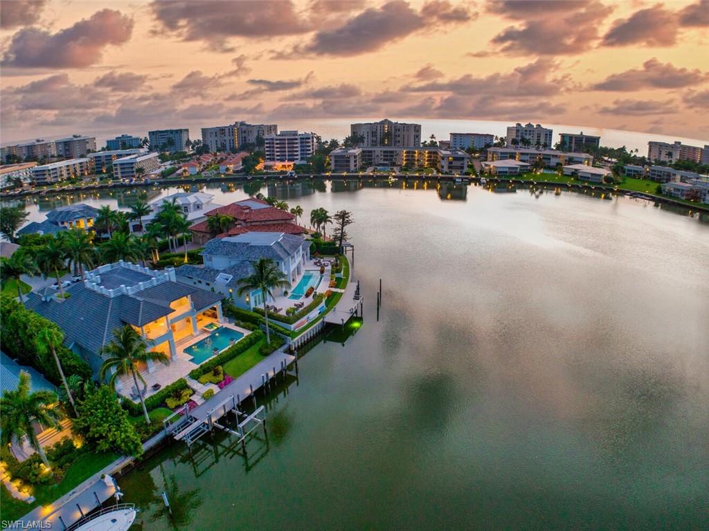 MOORINGS - Residential