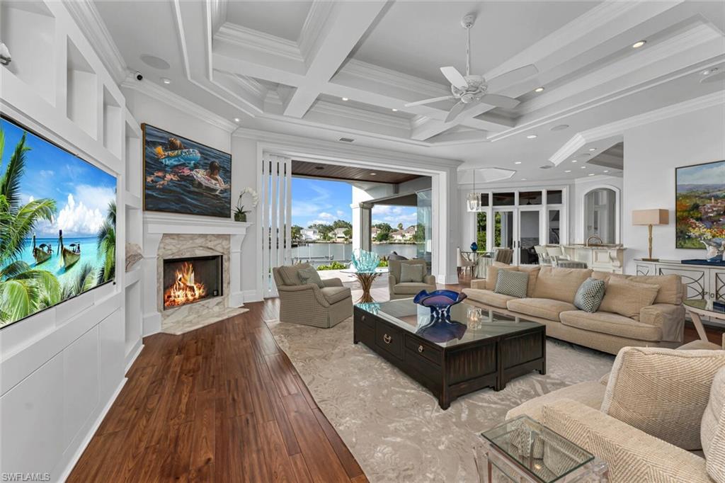 MOORINGS - Residential