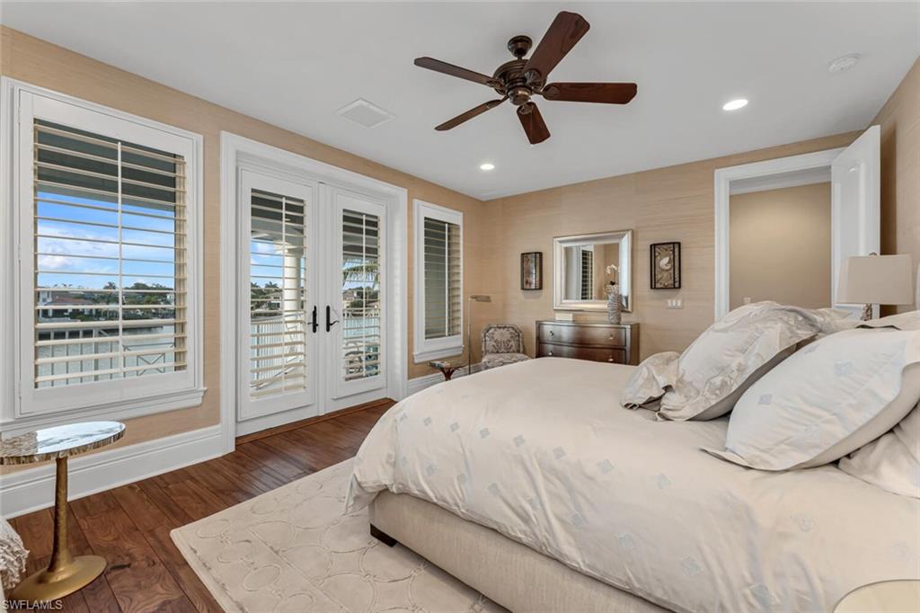 MOORINGS - Residential