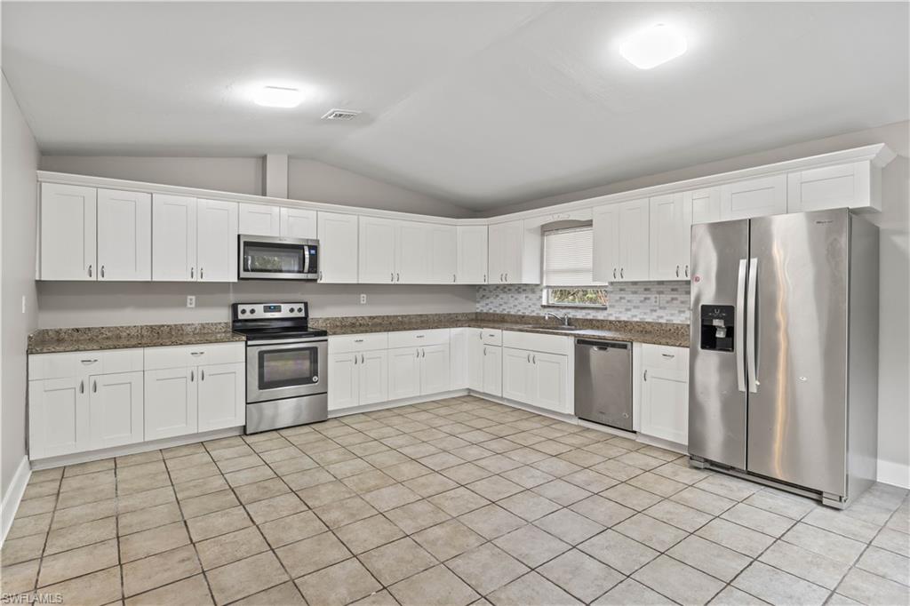 KREAMERS AVOCADO SUBD - Residential