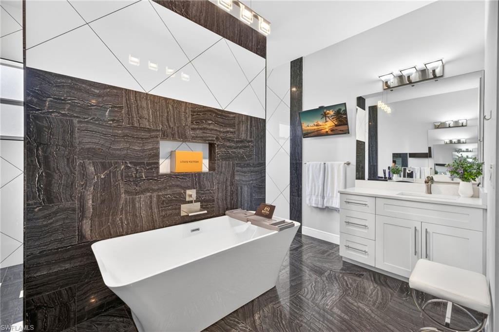 SAN CARLOS ESTATES - Residential