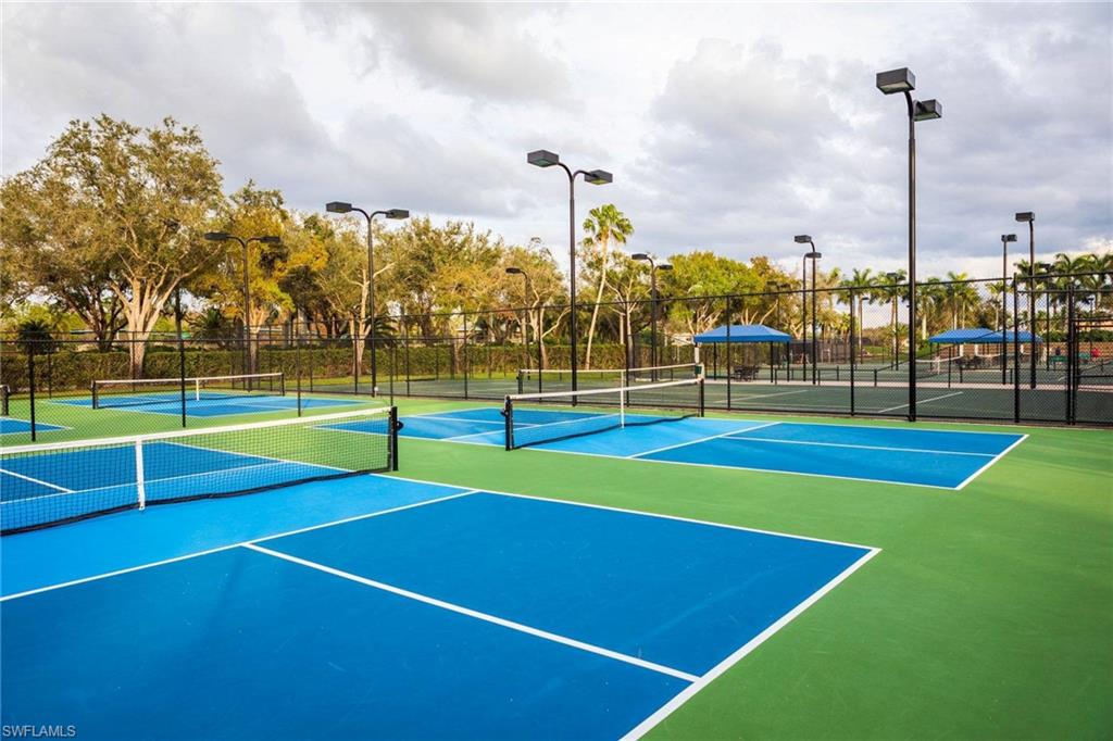 LANCASTER SQUARE - Residential