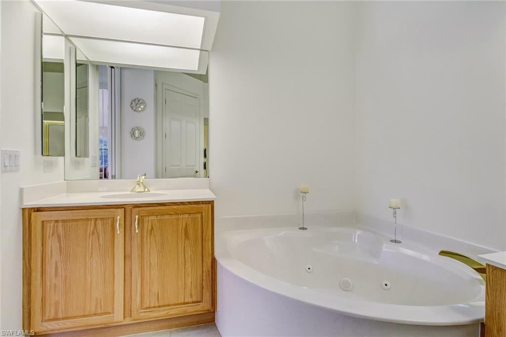 LANCASTER SQUARE - Residential