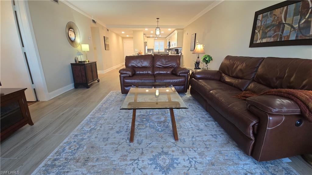 ANCHORAGE AT VANDERBILT - Residential Lease