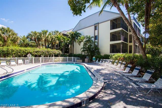 TENNIS VILLAS - Residential