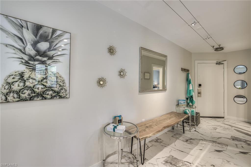 TENNIS VILLAS - Residential