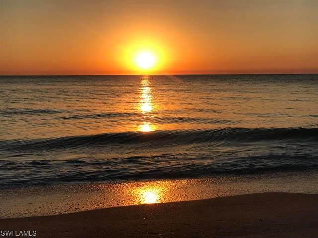 TENNIS VILLAS - Residential