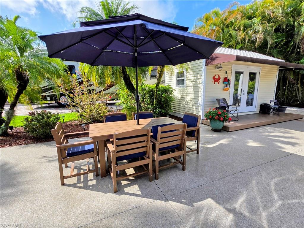 RIVERBEND MOTORCOACH RESORT - Land