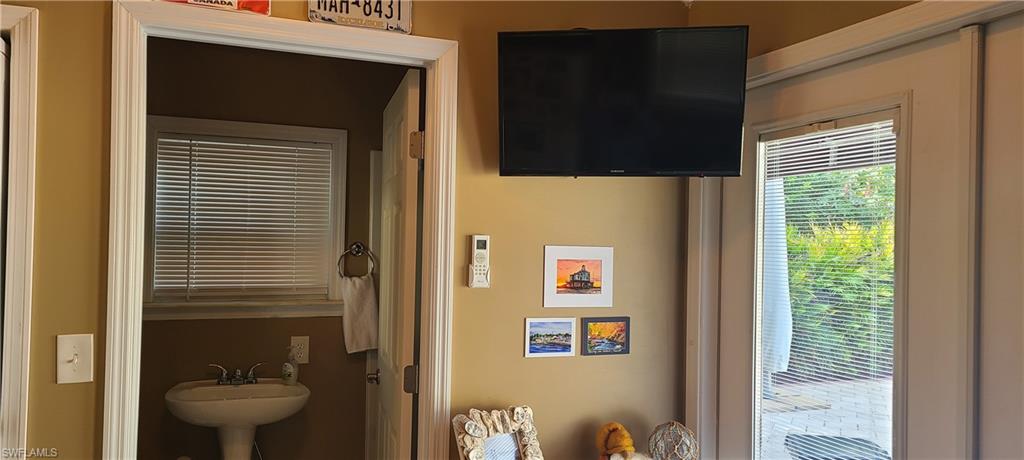 RIVERBEND MOTORCOACH RESORT - Land