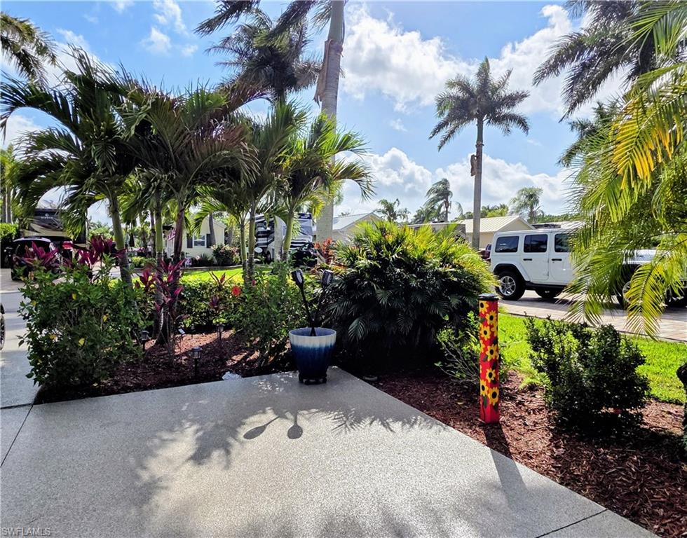 RIVERBEND MOTORCOACH RESORT - Land