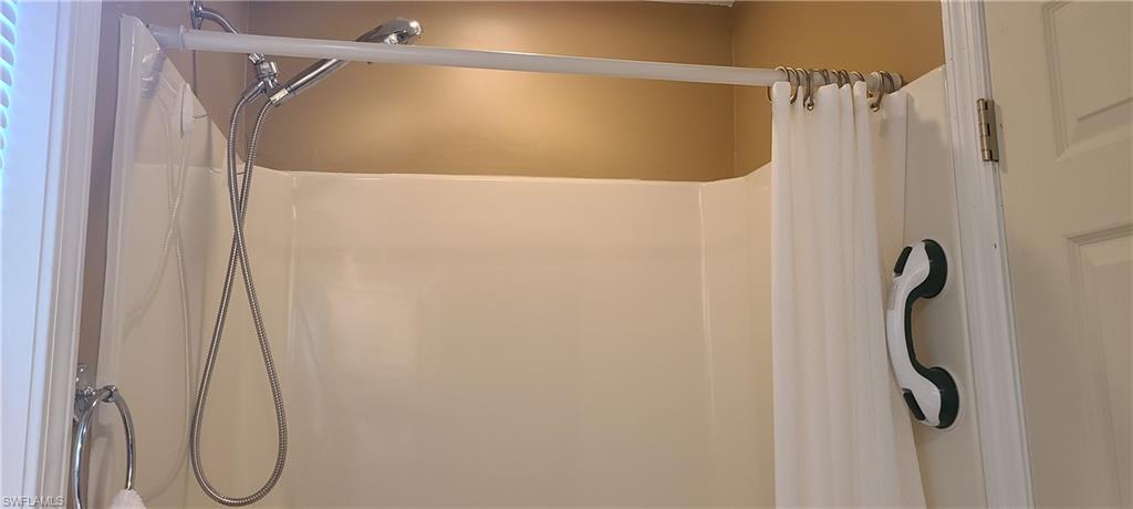 RIVERBEND MOTORCOACH RESORT - Land