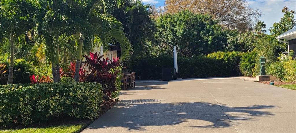 RIVERBEND MOTORCOACH RESORT - Land