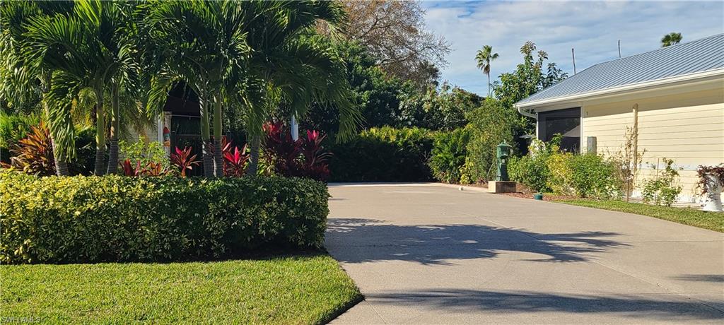 RIVERBEND MOTORCOACH RESORT - Land