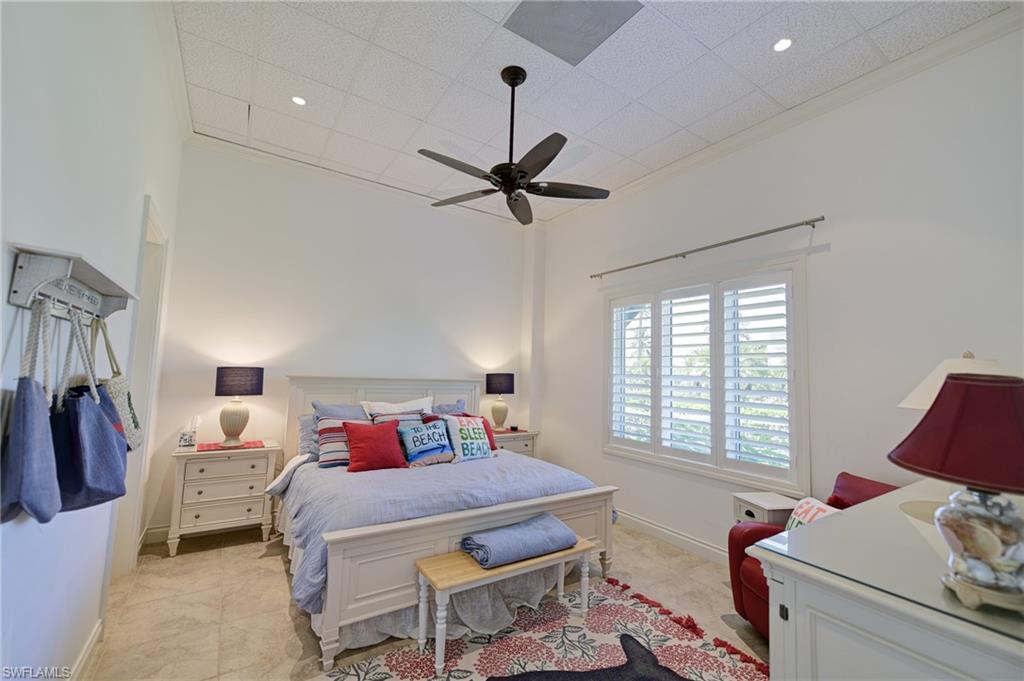 BAREFOOT BEACH - Residential