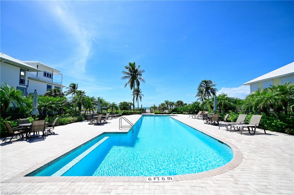 BAREFOOT BEACH - Residential