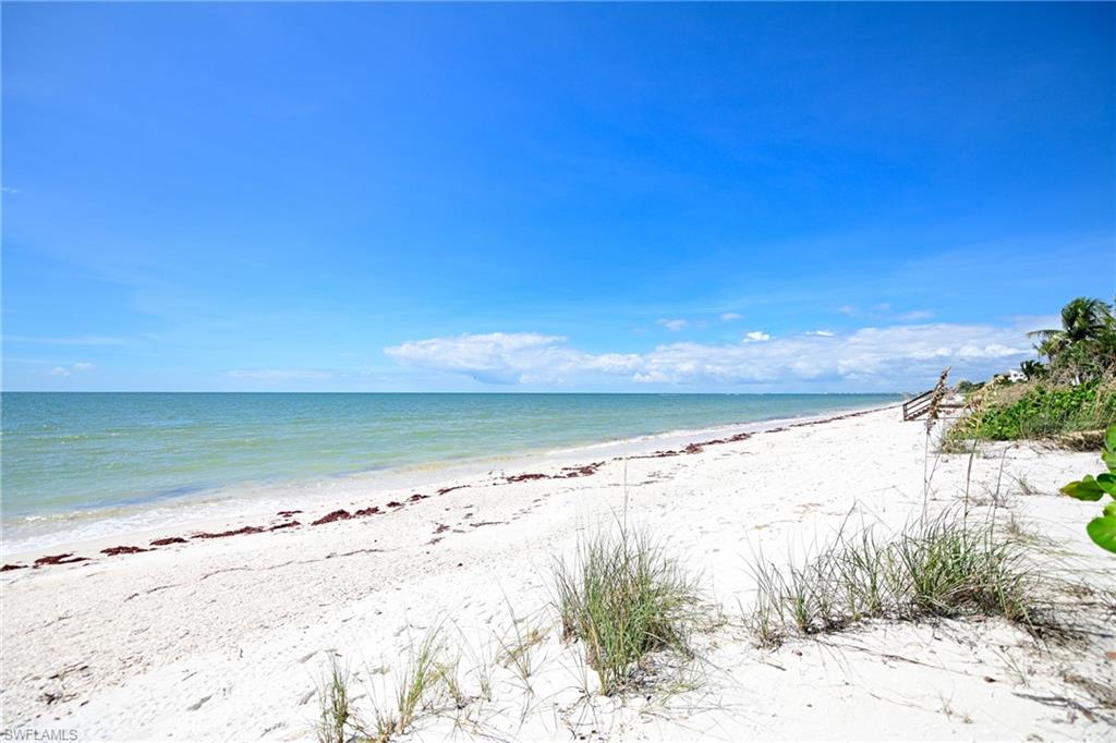 BAREFOOT BEACH - Residential