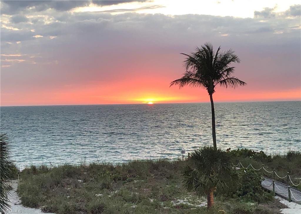 BAREFOOT BEACH - Residential