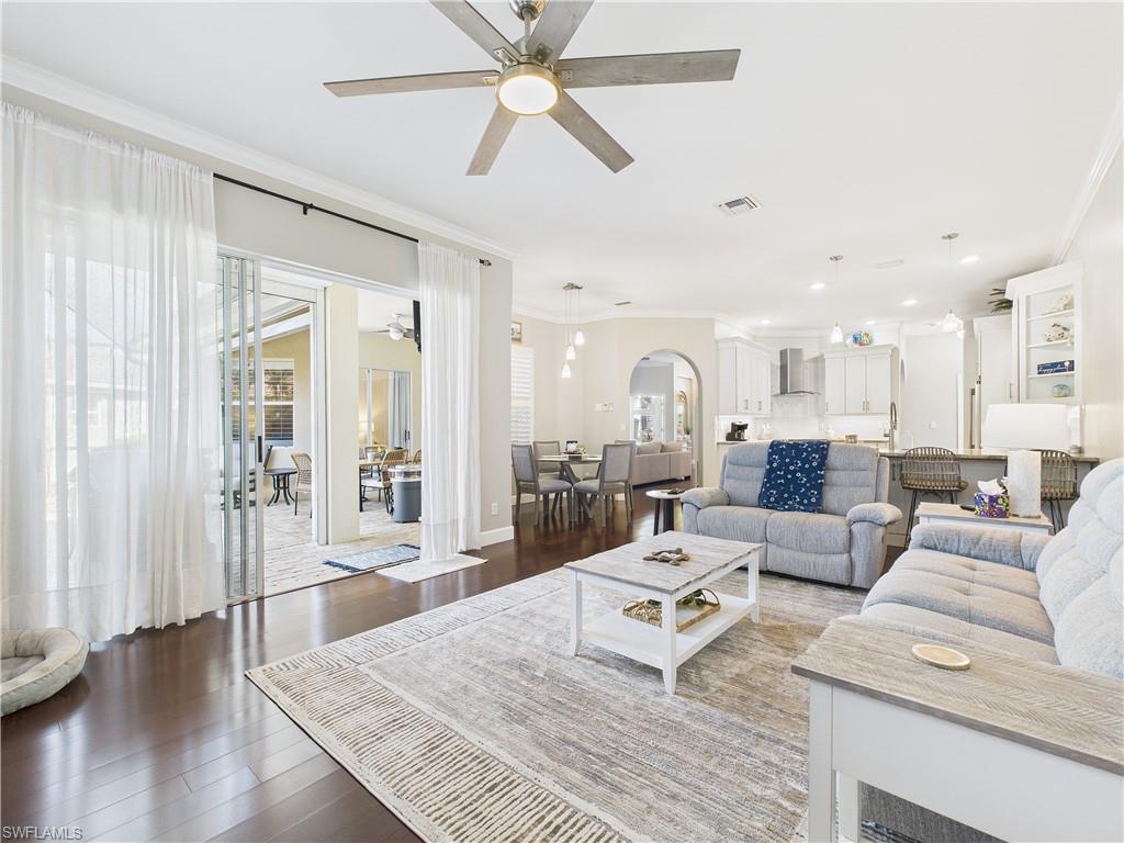 COLONIAL SHORES - Residential