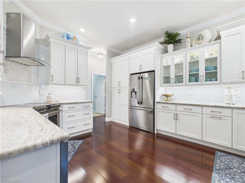 COLONIAL SHORES - Residential