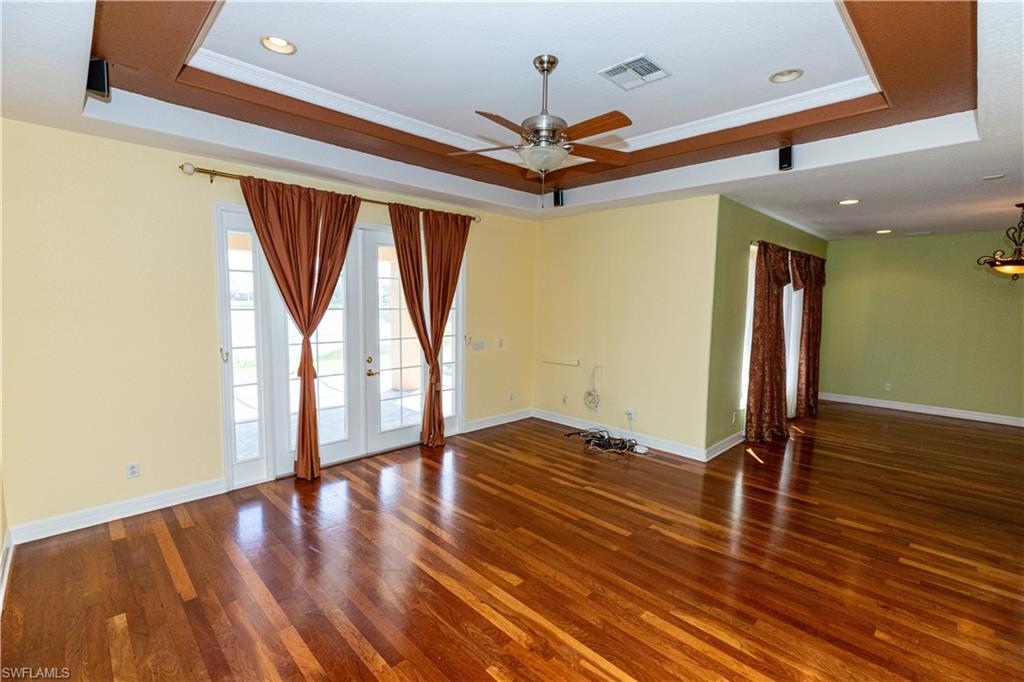 BEVERLY HILLS - Residential Lease