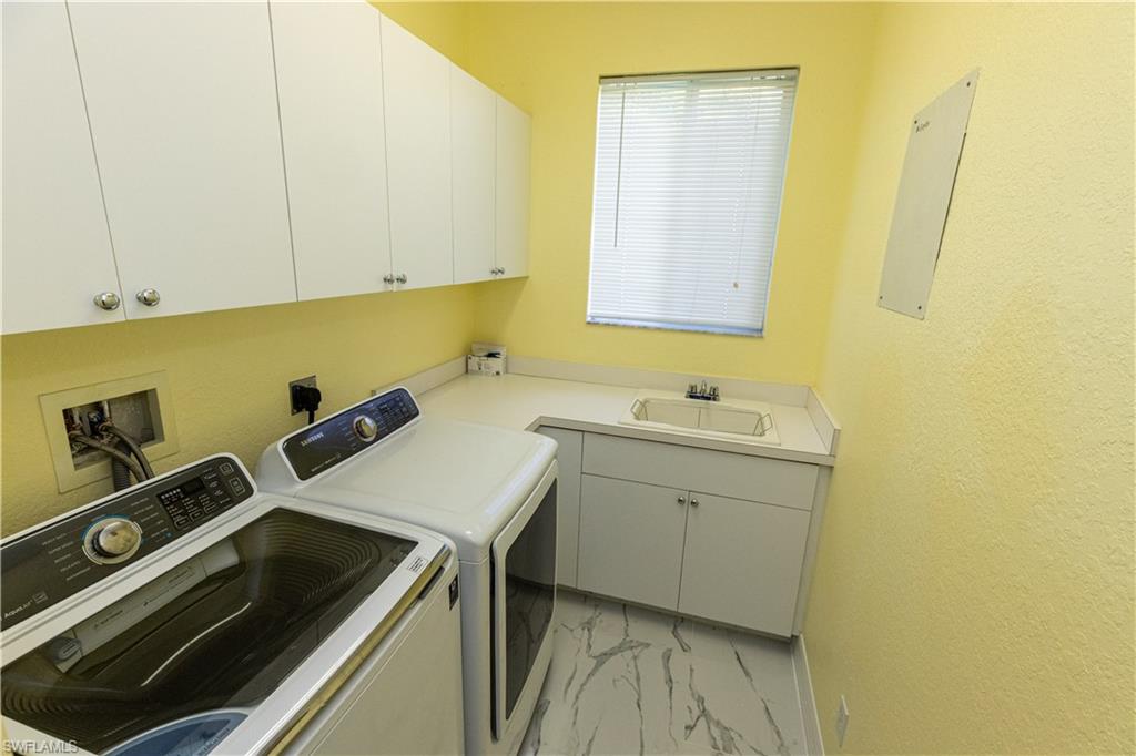 BEVERLY HILLS - Residential Lease