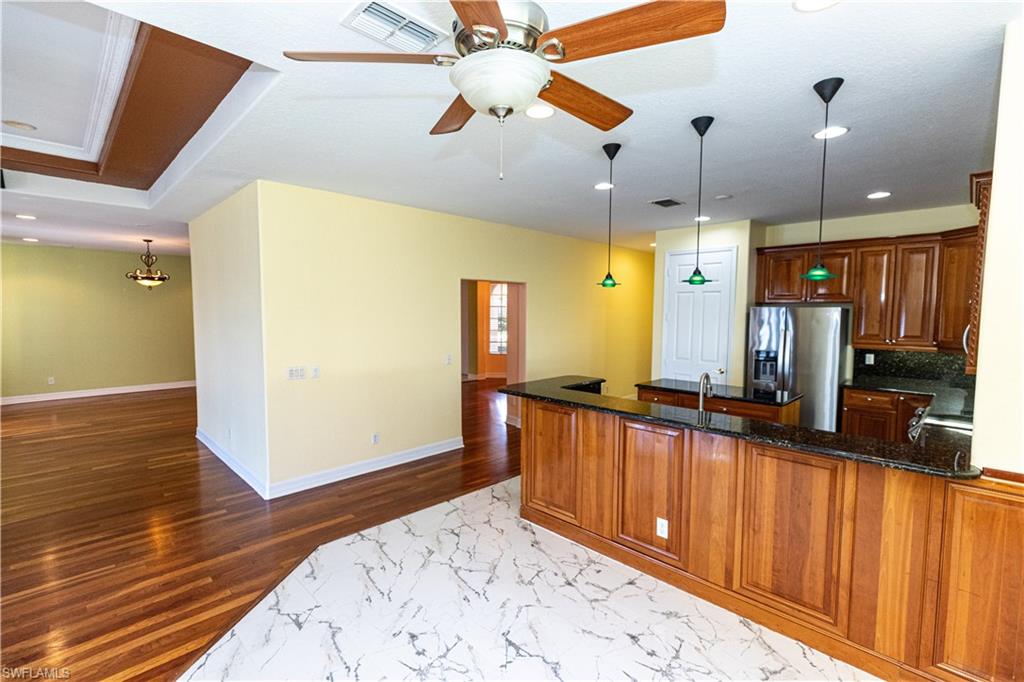 BEVERLY HILLS - Residential Lease