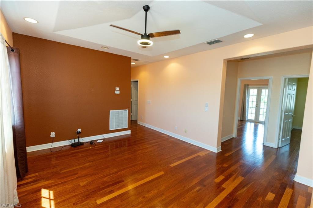 BEVERLY HILLS - Residential Lease